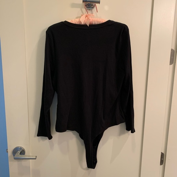 Banana Republic Ribbed, V-neck Bodysuit - Picture 2 of 3